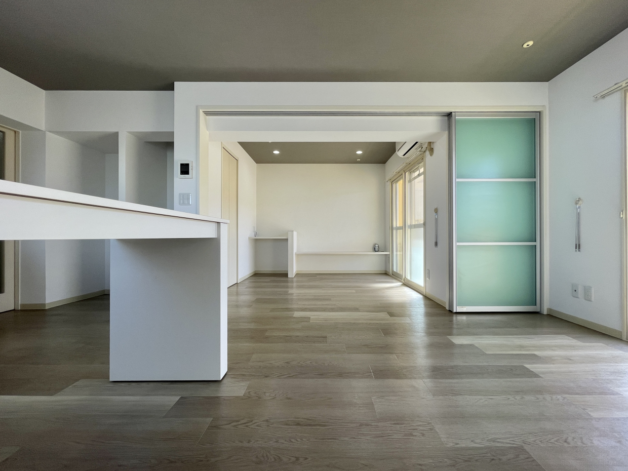 LDKは中心にある扉を開ければトータル17.1帖でとっても開放的