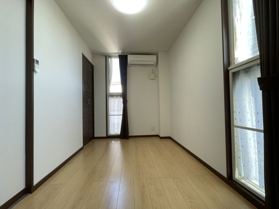 こちらは北の洋室5.2帖