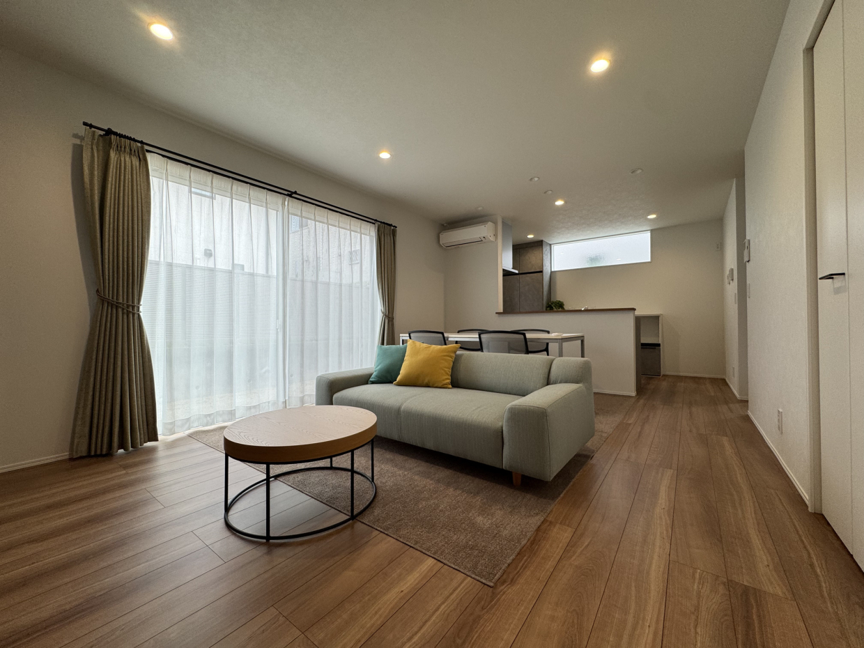 リビングの掃き出し窓は大きめ