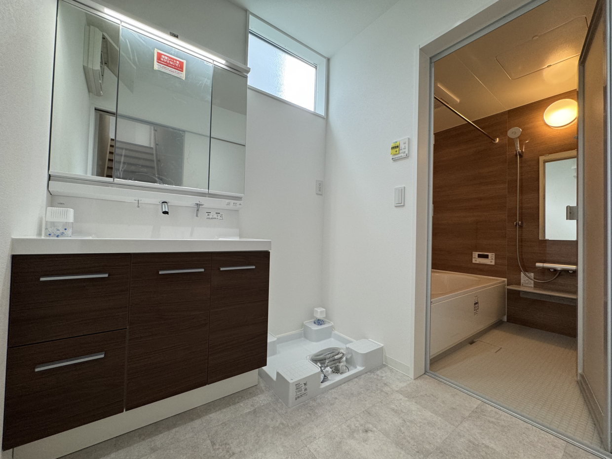 洗面スペースも広々