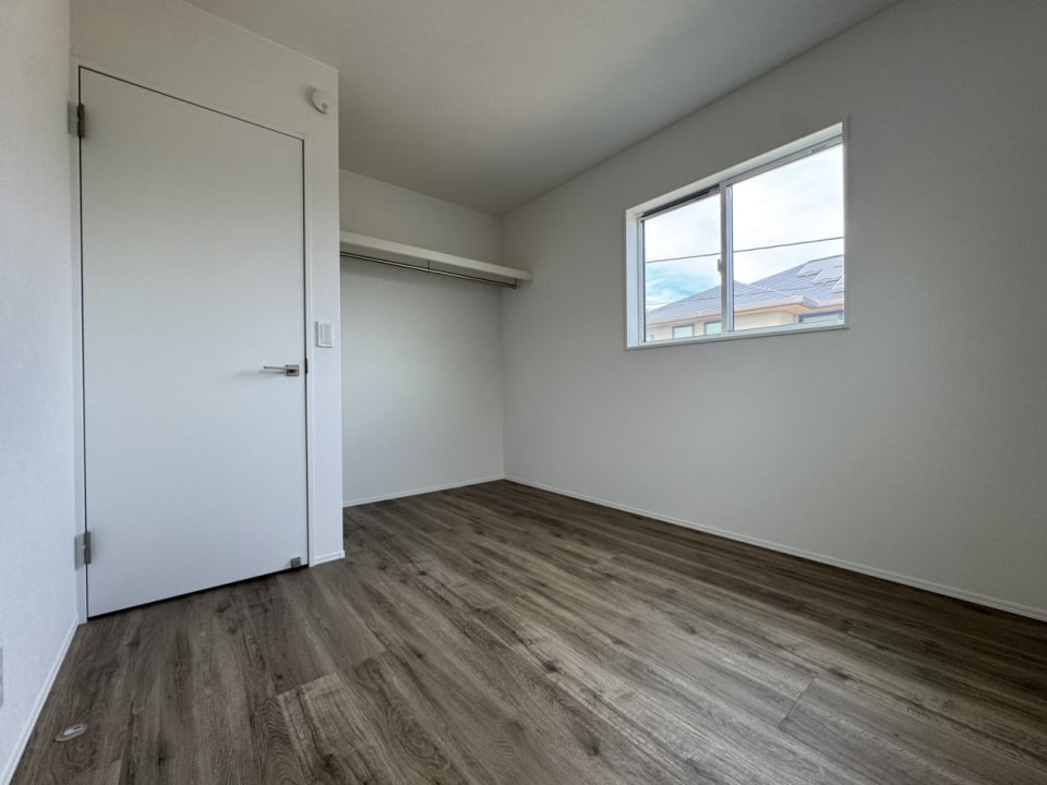 こちらも2階の洋室