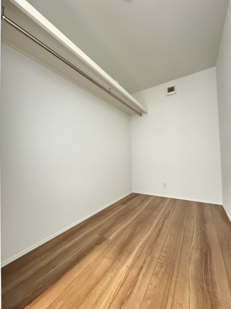 広々したWICは収納力抜群