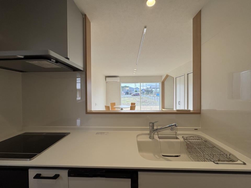 コンロはIHでお掃除もラクラク