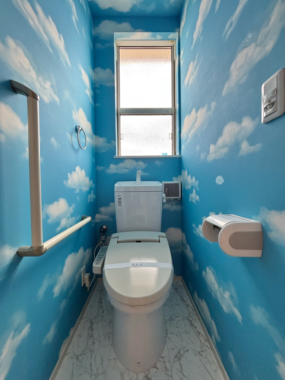 2Fトイレは青空！