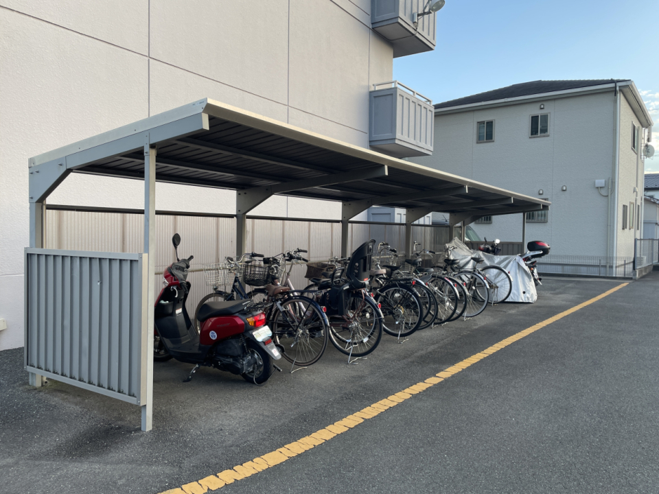屋根付きの駐輪場