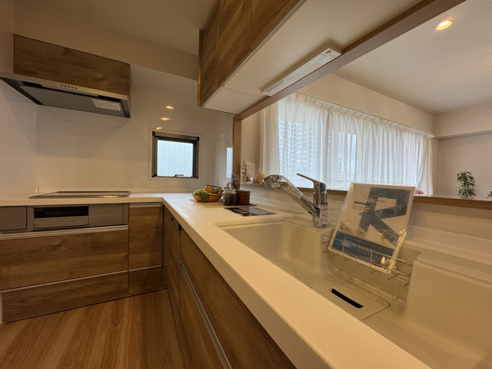シンクも大きく、調理スペースも十分に広い