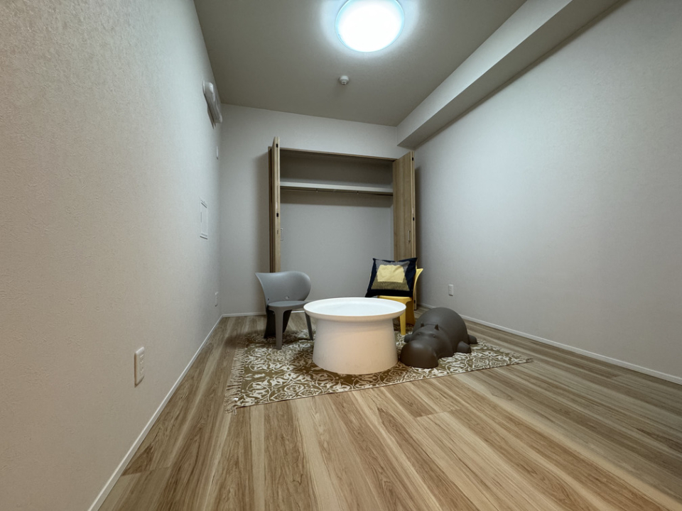 寝室にしてもいいし、第二の団らんスペースとしても使える