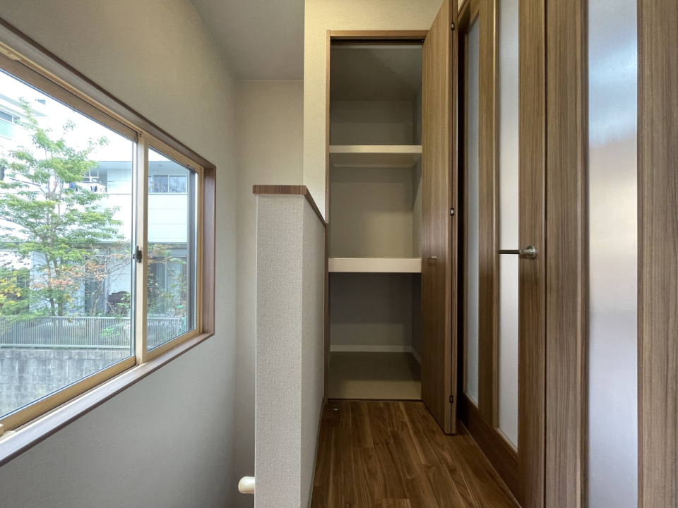 階段上の収納
