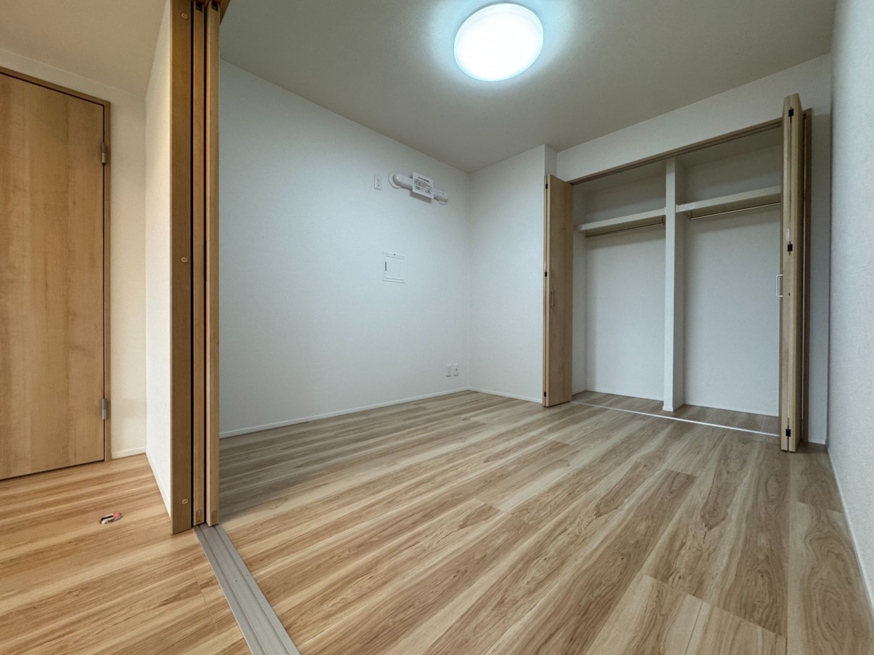 リビングの隣に一部屋ある