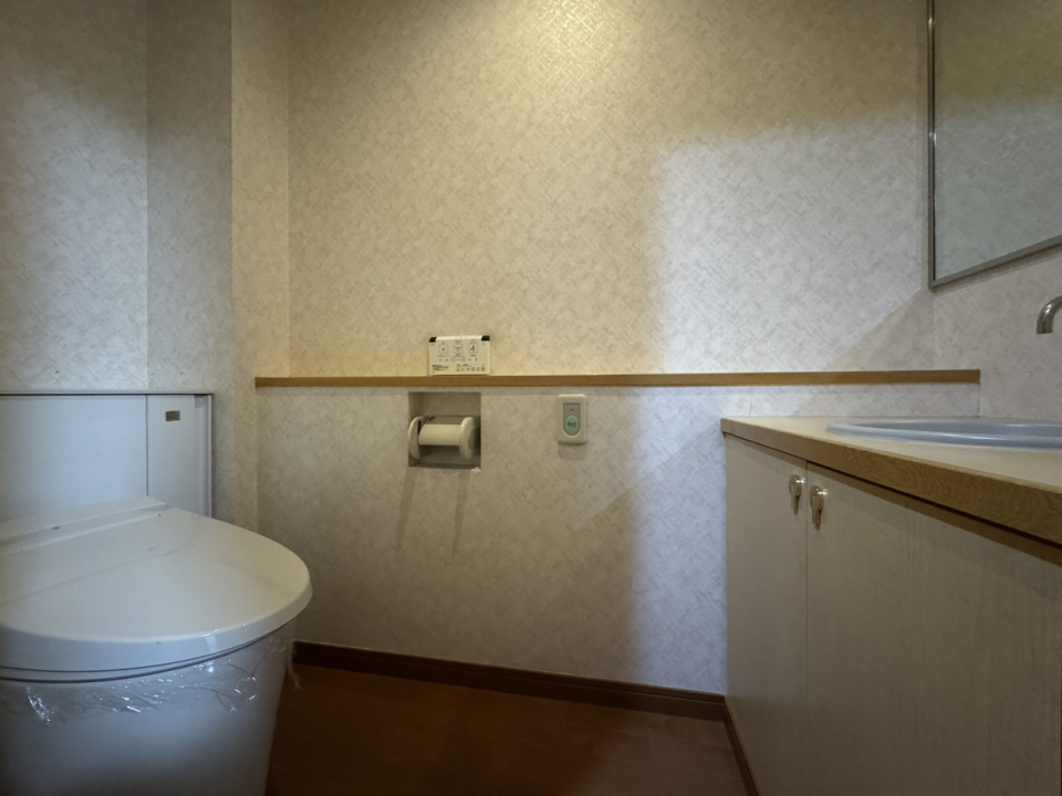 トイレには手洗いも付いている