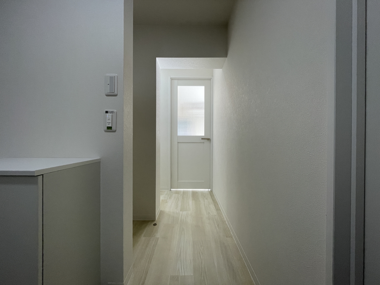 リビングへと続く廊下