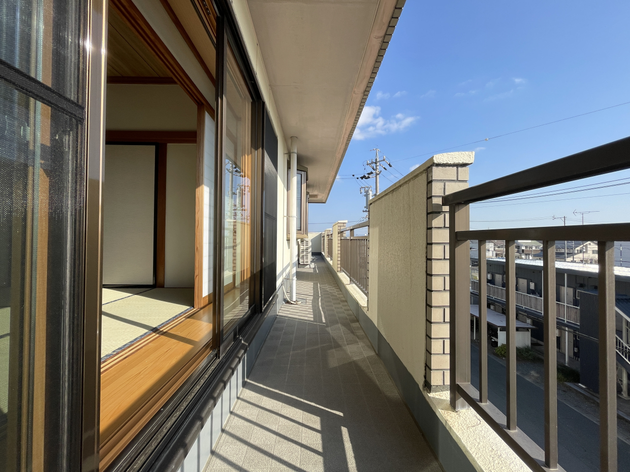 どのお部屋からもバルコニーに出られます