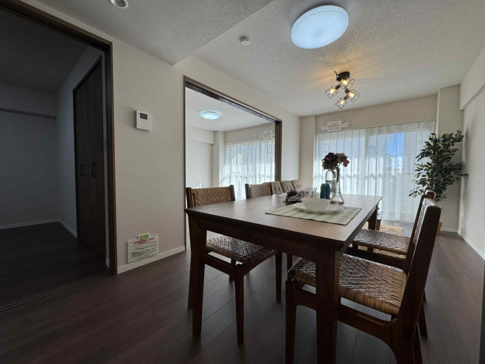 ダイニングスペースもそれなりの広さ