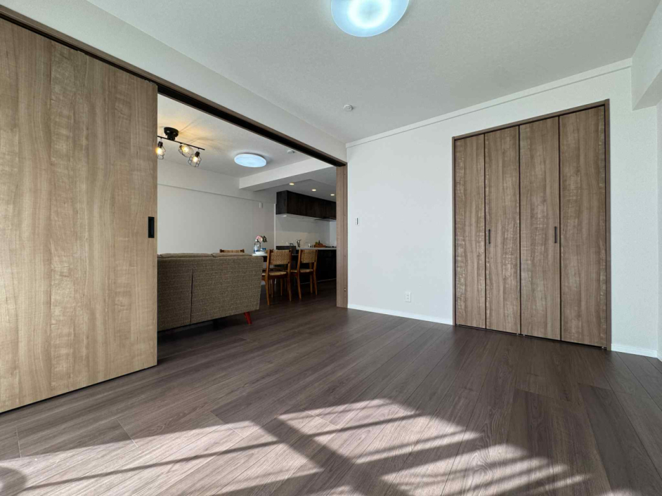 リビングの隣のお部屋