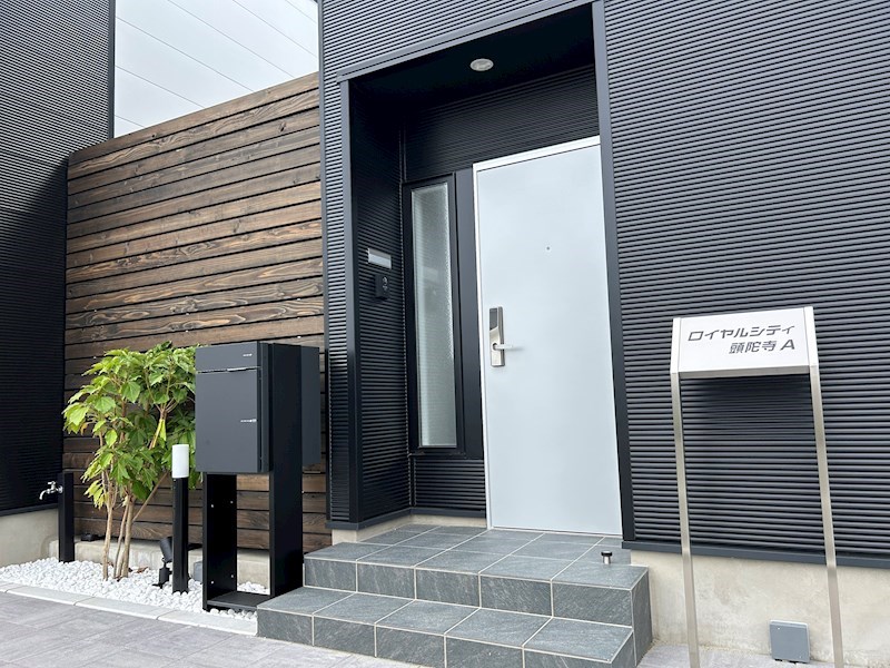 外観からかっこいい3LDKのテラスハウス！