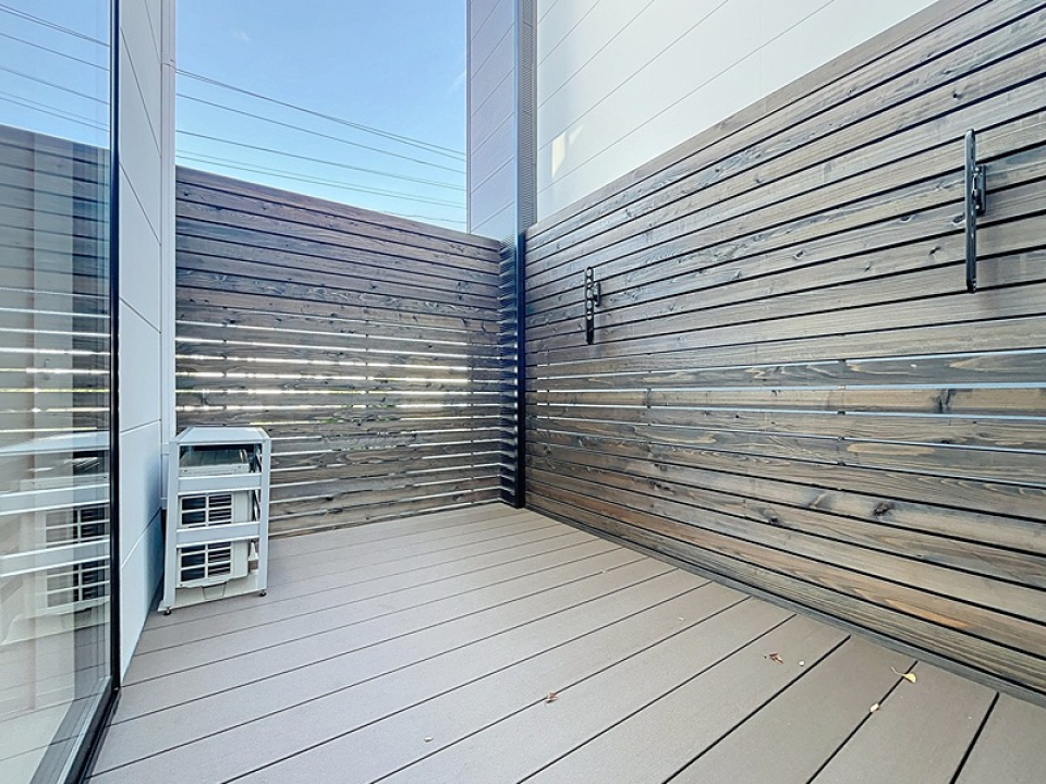 ウッドデッキスペース付き