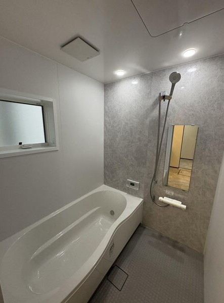 お風呂もゆとりのある広さ