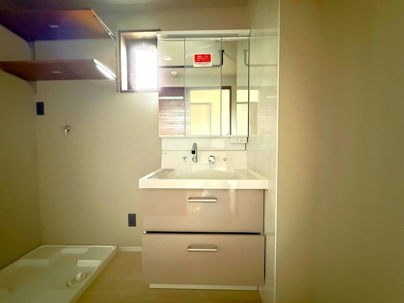 洗濯機はお隣りへ