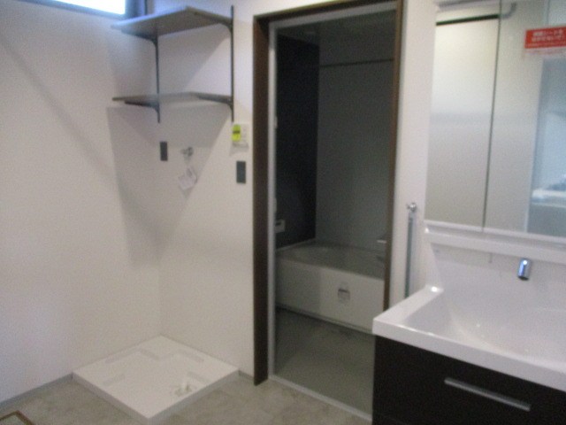 洗濯機置場・洗面スペース