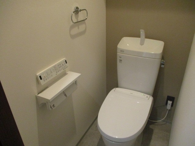 温水洗浄便座付きトイレ