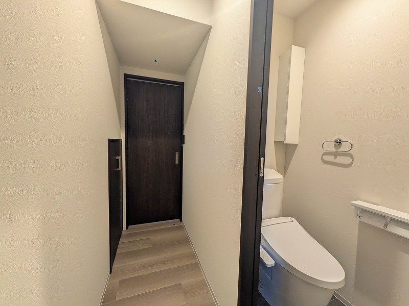 トイレは上下にひとつづつ。