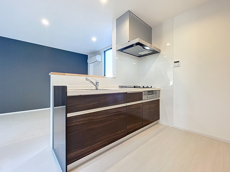 キッチンは対面式で子供の様子が見られて安心