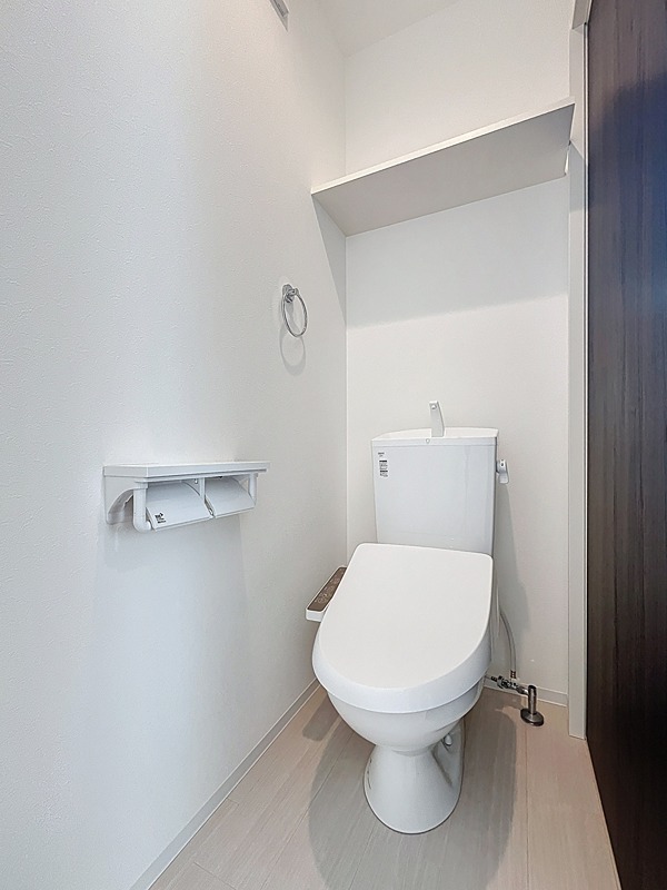 トイレの上の棚がお洒落