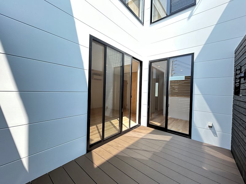 憧れのウッドデッキスペースがあります！