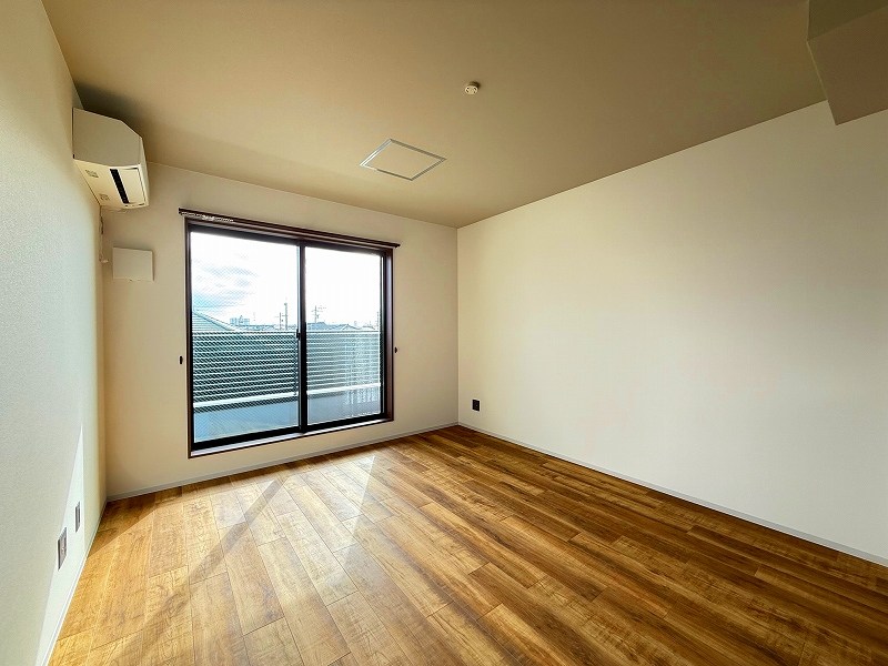 バルコニーはLDKから出られます