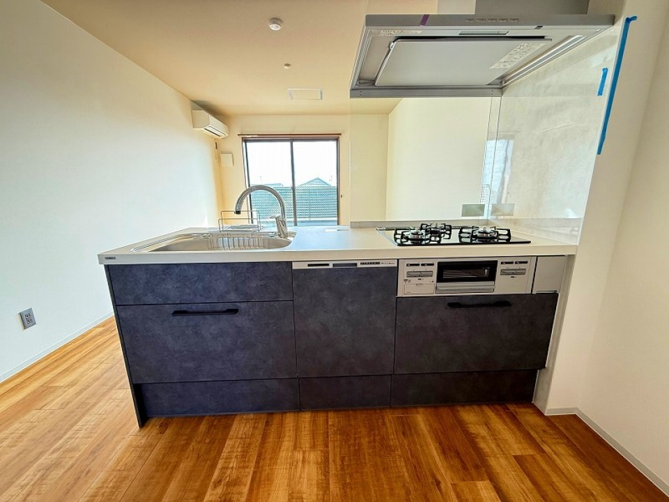 スタイリッシュな対面キッチン