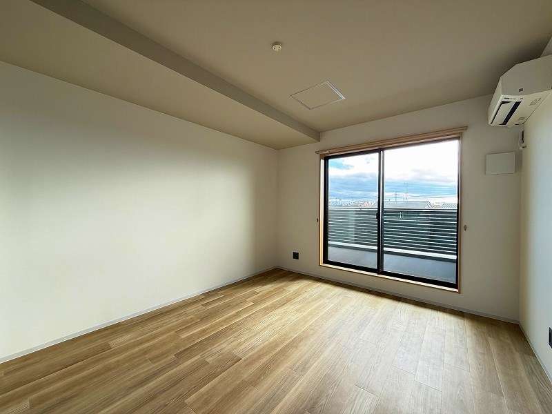 バルコニーはこちらから