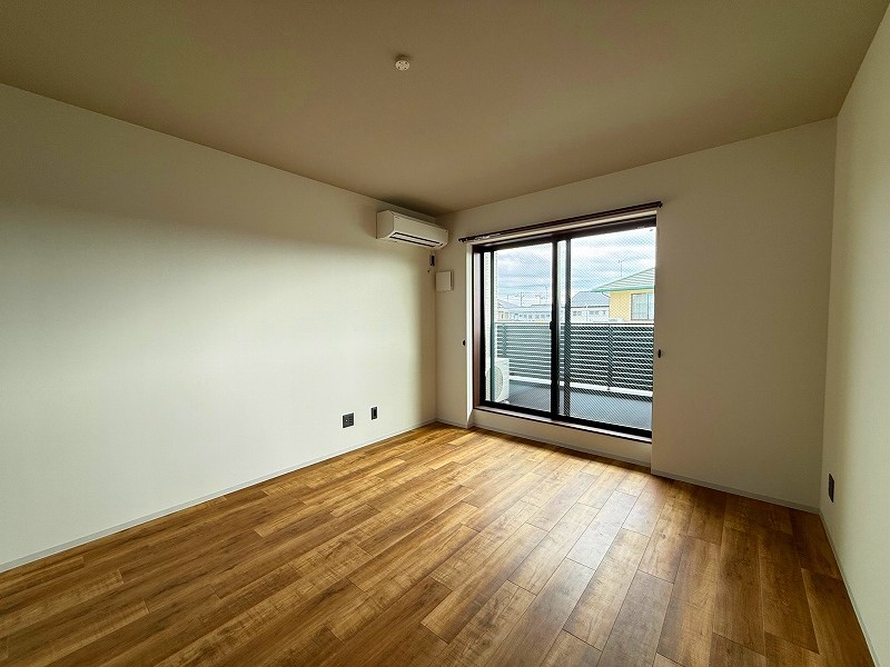 バルコニーはLDKから出られます