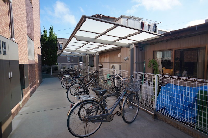 駐輪スペースもありますよ