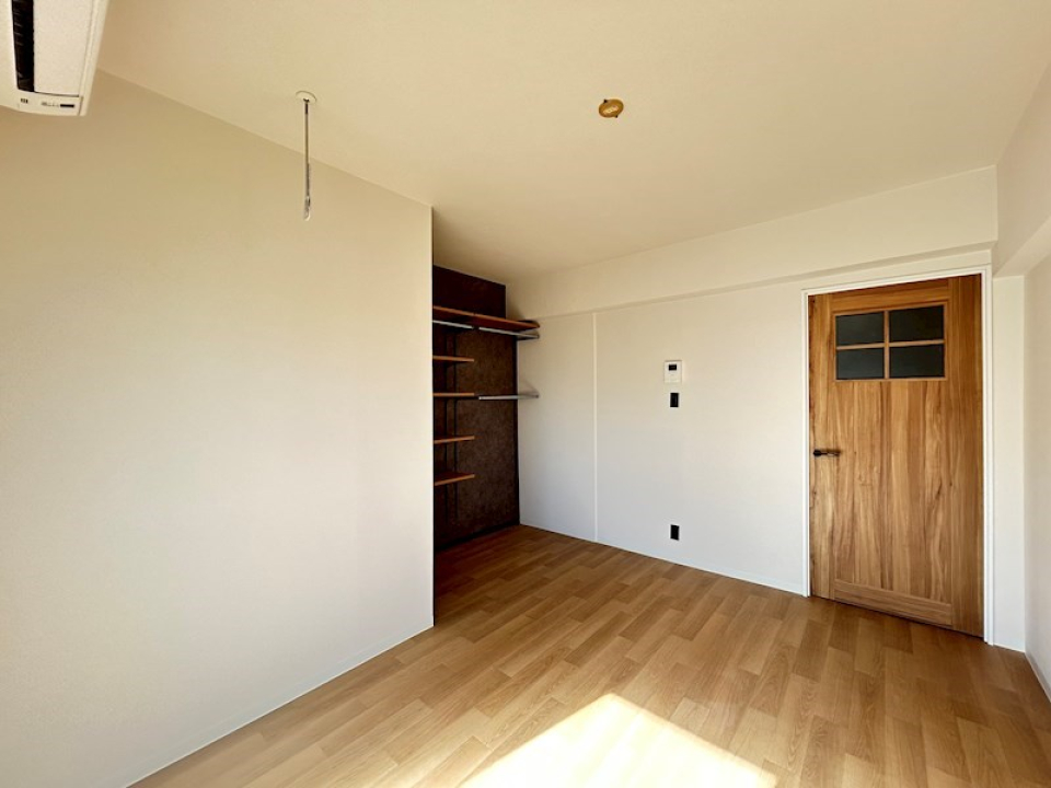 室内物干しとエアコン付きです