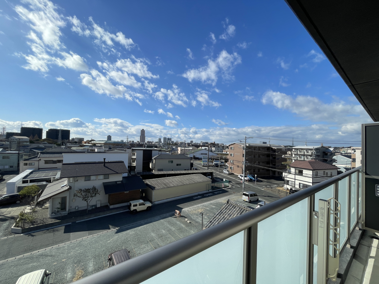 2部屋続きの広々バルコニー！