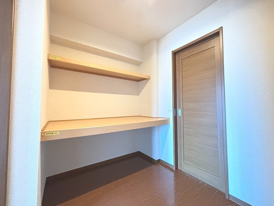 どちらの洋室からもウォークインクローゼットへ行ける！！