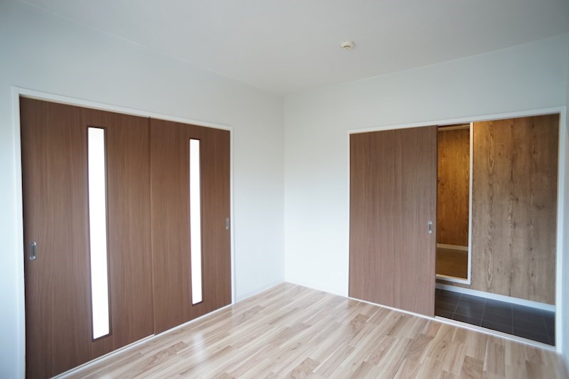 こちらはLDKからそのまま出入りできる6帖の洋室