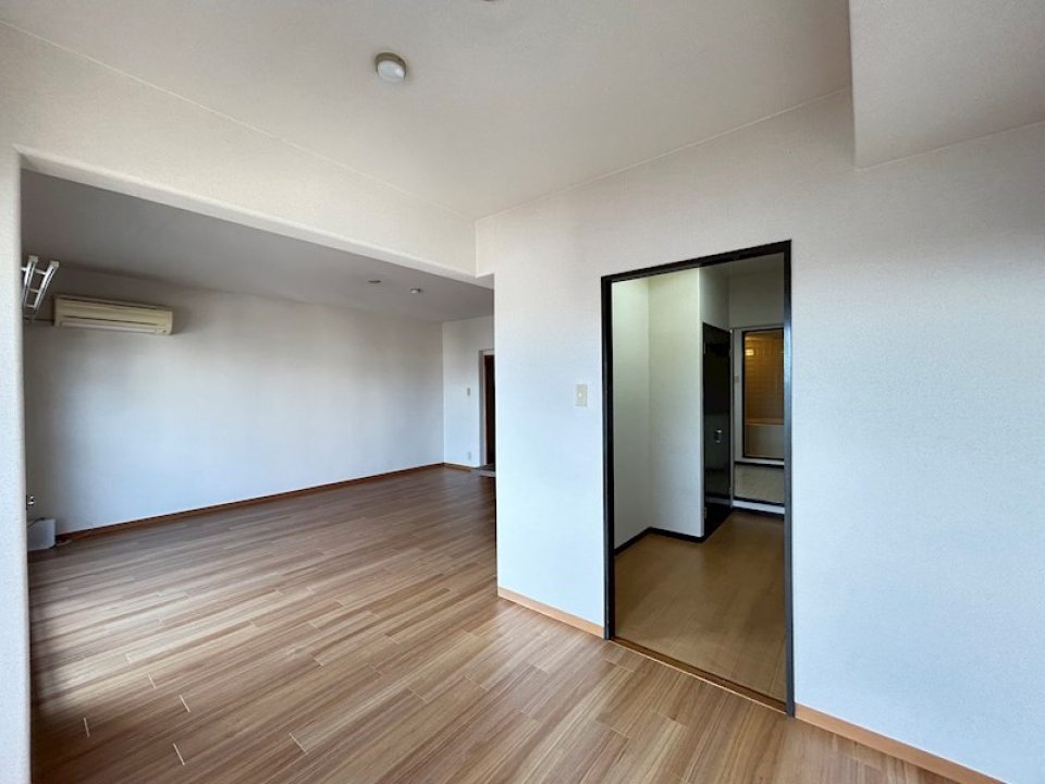 キッチンスペースが個室の様になっているので部屋に匂いが充満しない