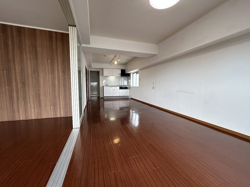 縦長の長方形です