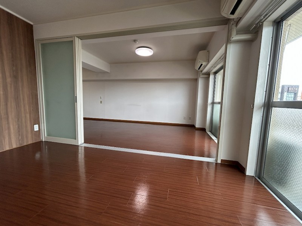 引き戸を開けると