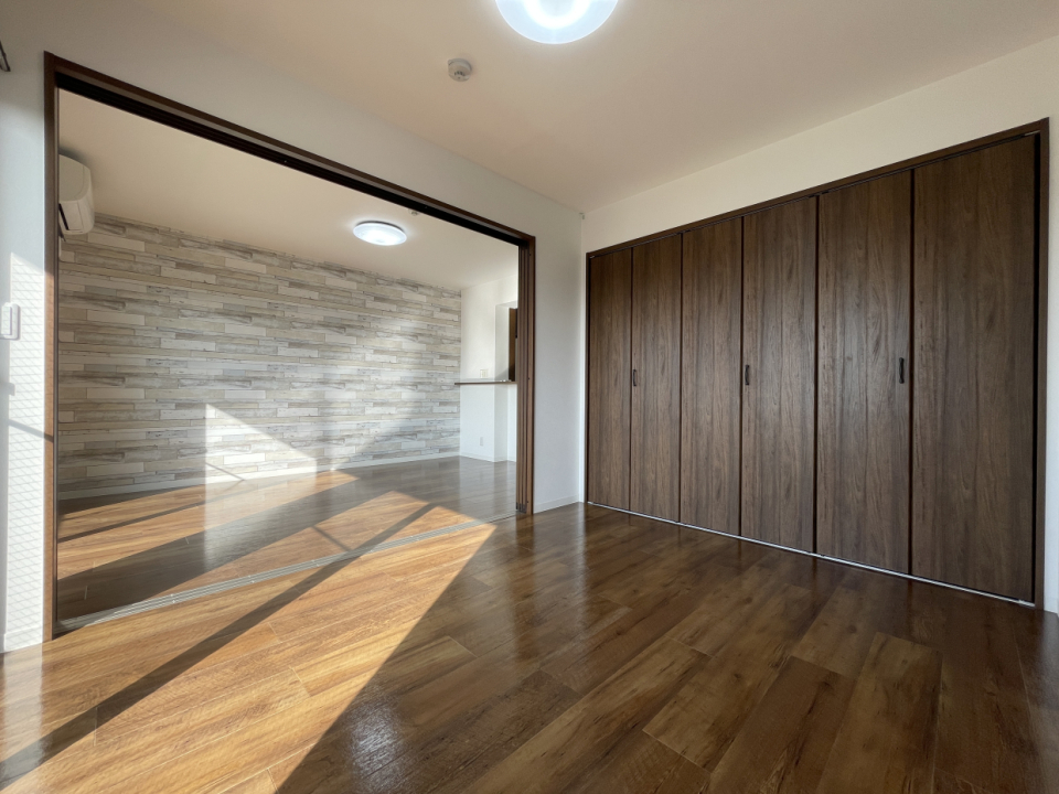 扉江尾開ければ16帖以上の広々空間に