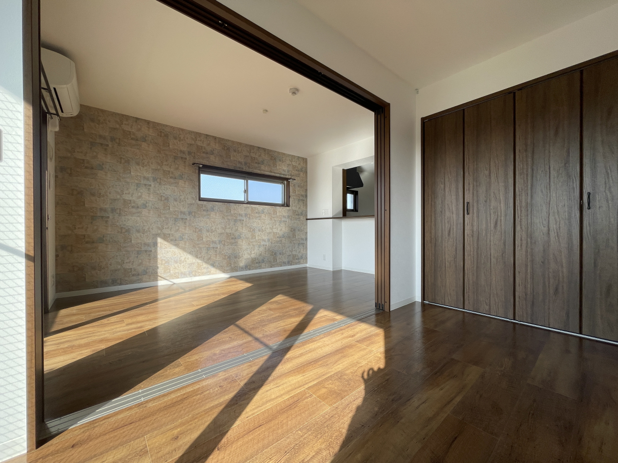 引き戸を開ければ広々使えます