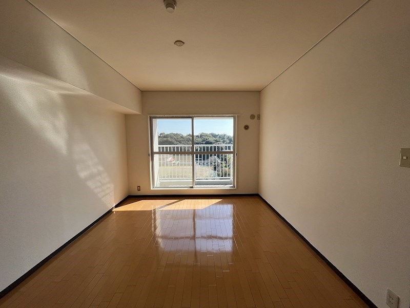 もう1部屋6帖の洋室