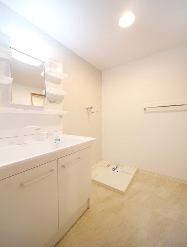 洗面スペースも広々