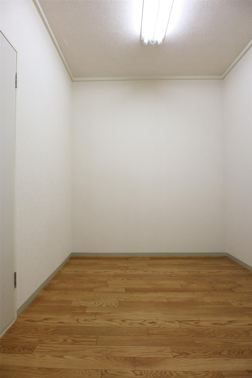 何と4帖の納戸まで！