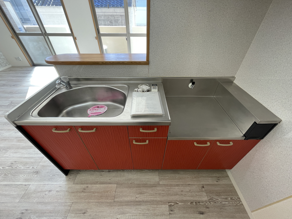 コンロは持ち込みになります。