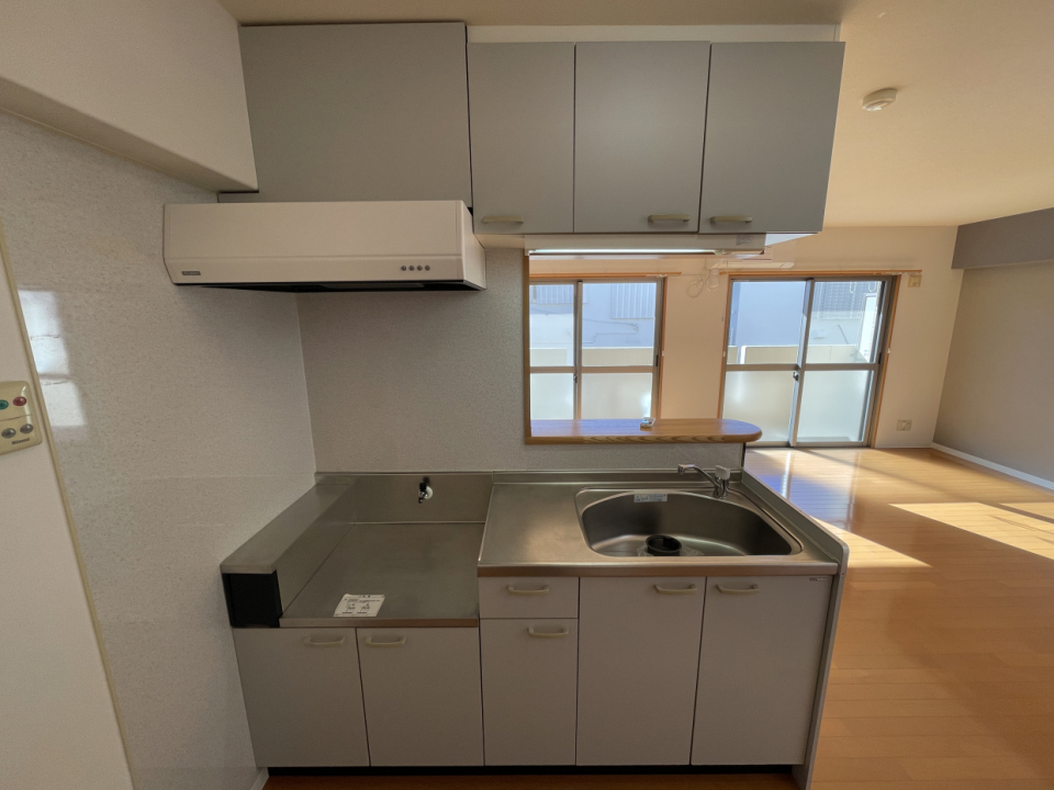 家族の様子を見ながらお料理