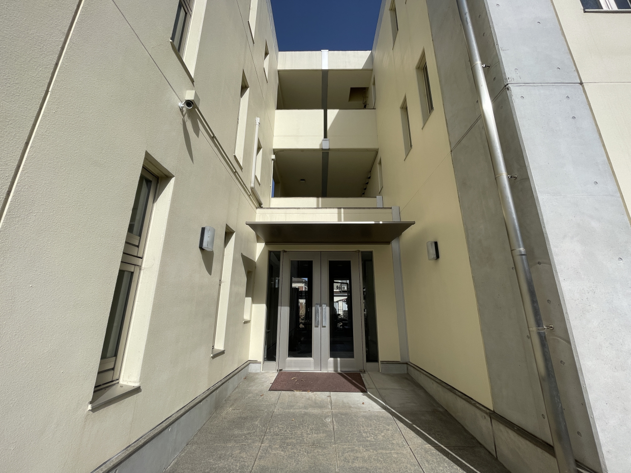 セキュリティ抜群ですって聞こえてくるエントランス