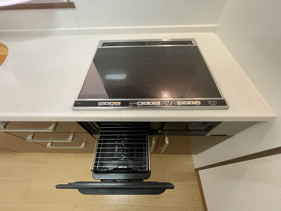IHクッキングヒーターと魚焼きグリル付き