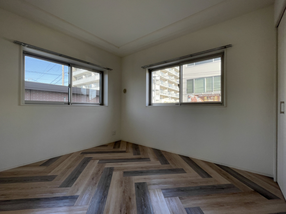 こちらは6帖、寝室にどうぞ